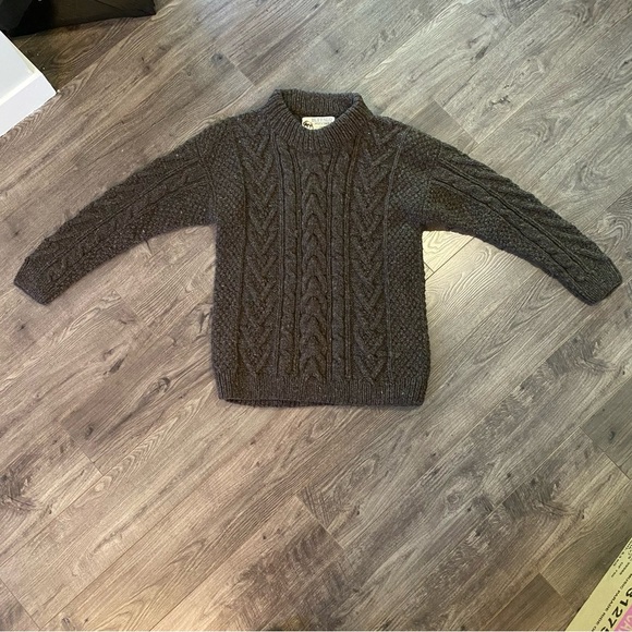 Buffalo Imports Trading Co wool cable knit sweater Athabasca AB. Canada handmade - Picture 3 of 15